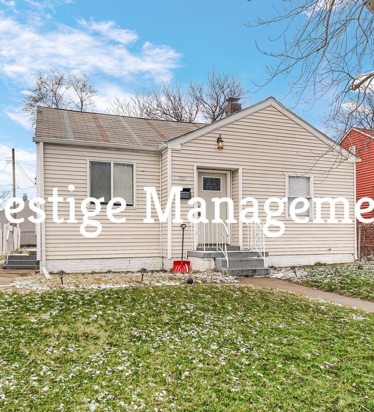 Primary Photo - 2 Bed 1 Bath Home