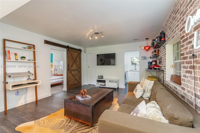 Building Photo - Douglas Road, Miami, FL 33133 - 4 BR 3 BA single-family home