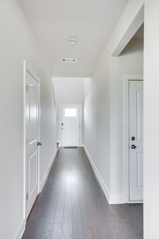 Foto del edificio - Awesome energy-efficient 4BE/2.5BA home in the Skyridge neighborhood!