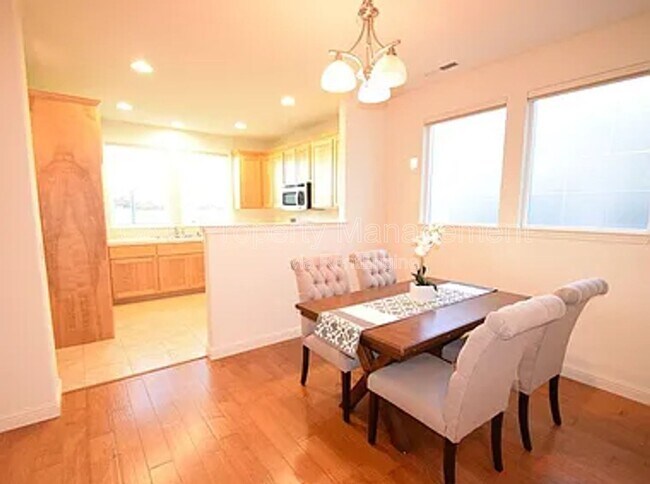 Foto del edificio - 2527 N Village Dr