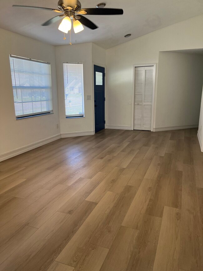 Building Photo - 6180 Olympic Ct
