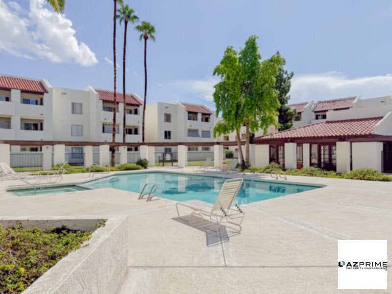 Foto principal - Stunning Fully-Furnished 2/2 Glendale Cond...