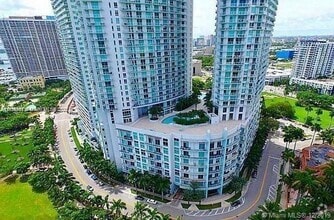 Building Photo - 1900 N Bayshore Dr