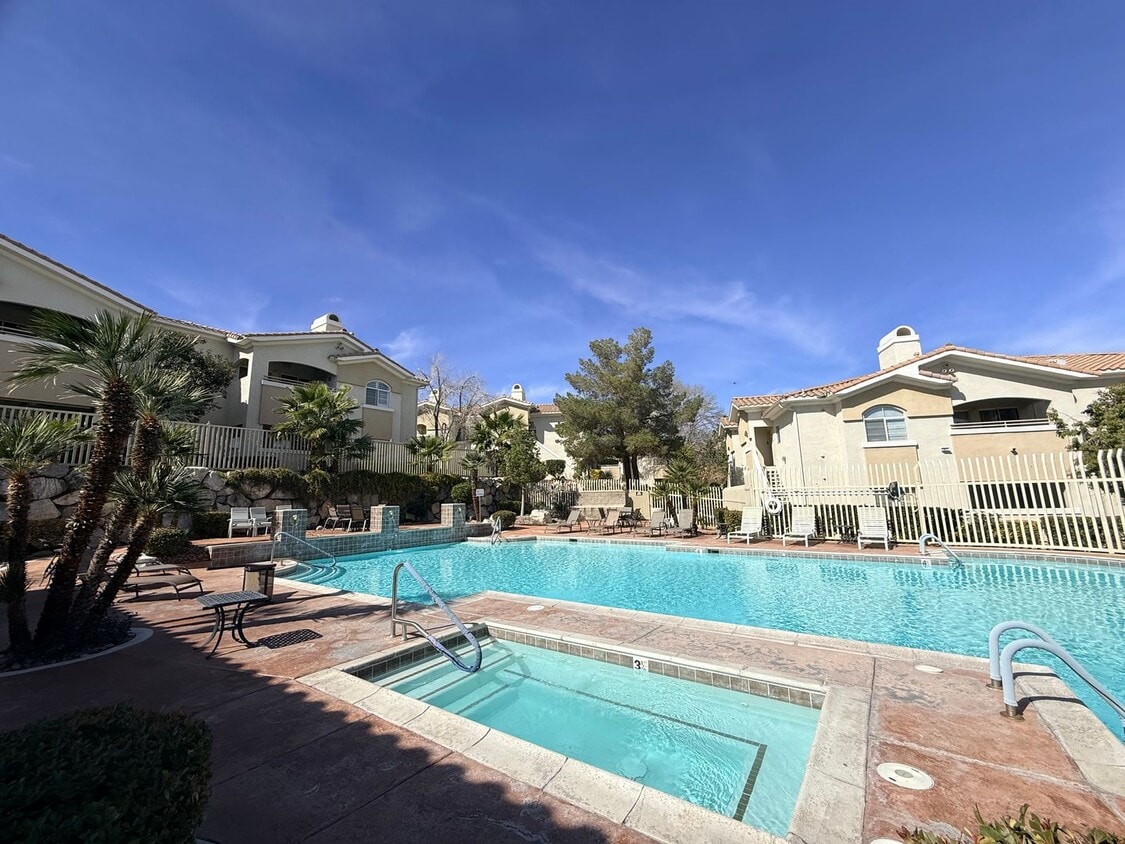 Building Photo - 1500 Cardinal Peak Ln