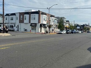 Building Photo - 7817 Ventnor Ave
