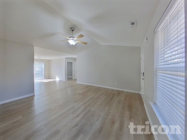 Foto del edificio - 6 Alderwood Ct