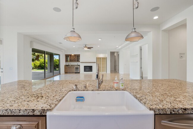 Foto del edificio - 74114 Cosmopolitan Ln