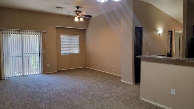 Foto del edificio - 18250 N 32nd St