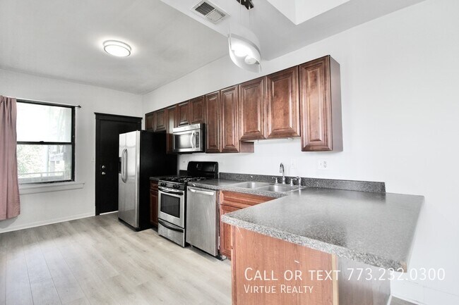 Building Photo - 3720 S Indiana Ave