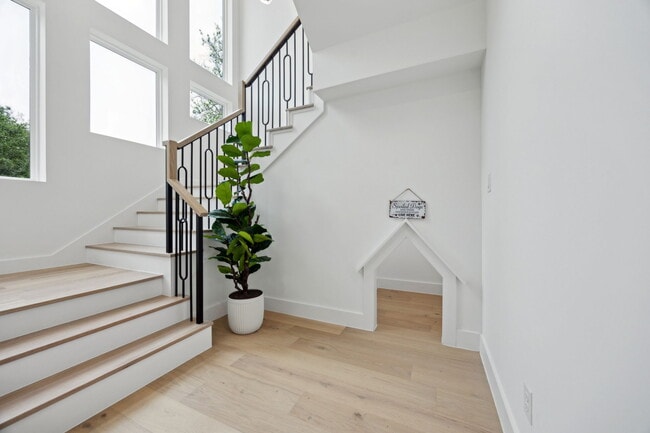 Foto del edificio - 3815 Hawick Ln