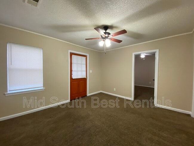 Building Photo - 1591 Echles St