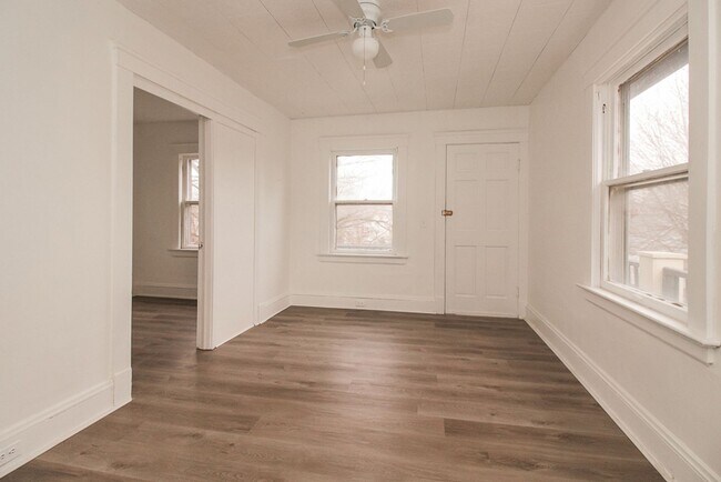 Foto del edificio - 7415 Elton Ave