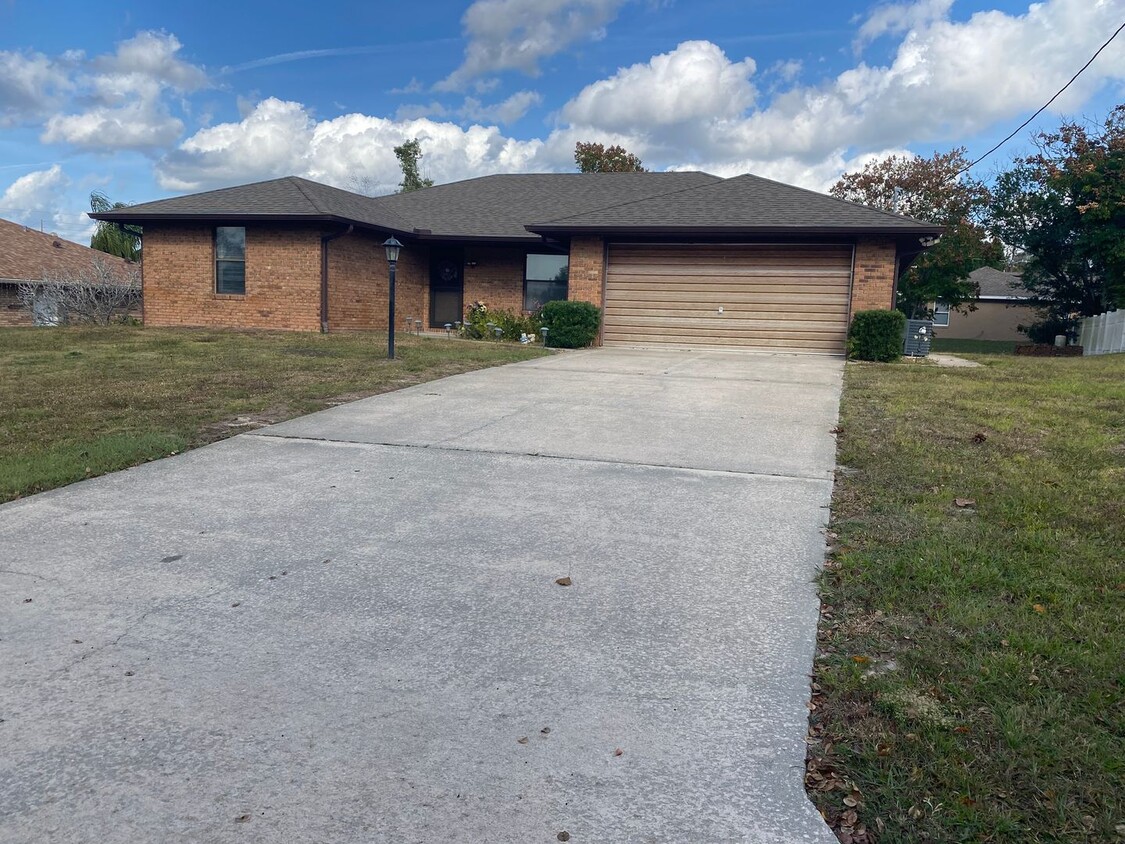 Foto principal - Beautiful 2/2/2 Deltona home