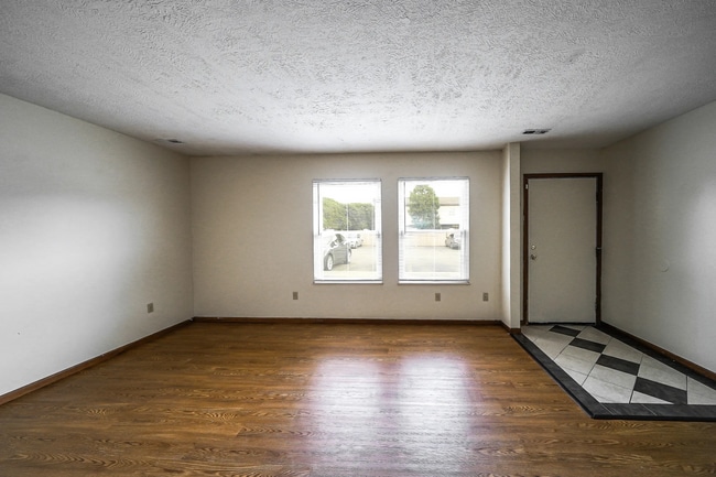 Building Photo - 1531 Whitehall Blvd