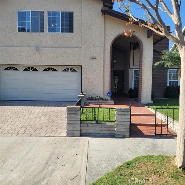 Primary Photo - 11409 Providencia St