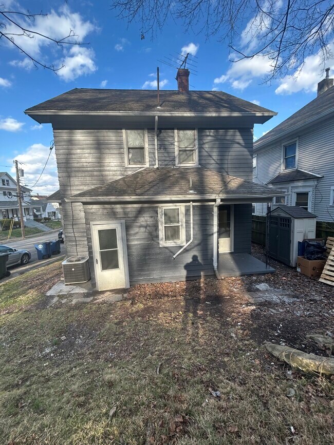 Building Photo - 1603 Manette Pl