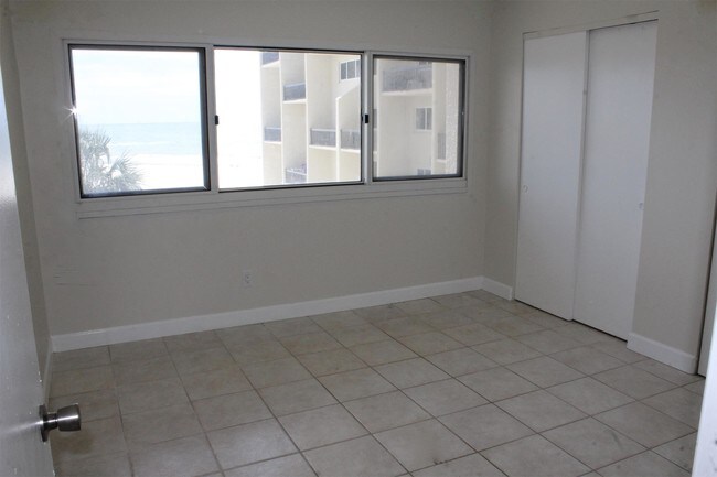 Foto del edificio - 23223 Front Beach Rd