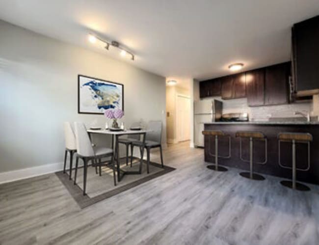 Building Photo - 1435 N Dearborn St