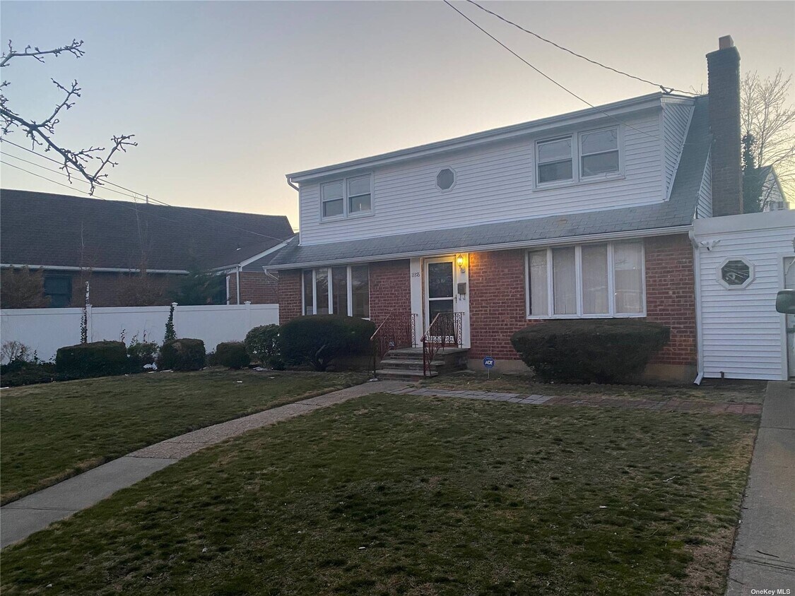 Primary Photo - 133-76 Hook Creek Blvd