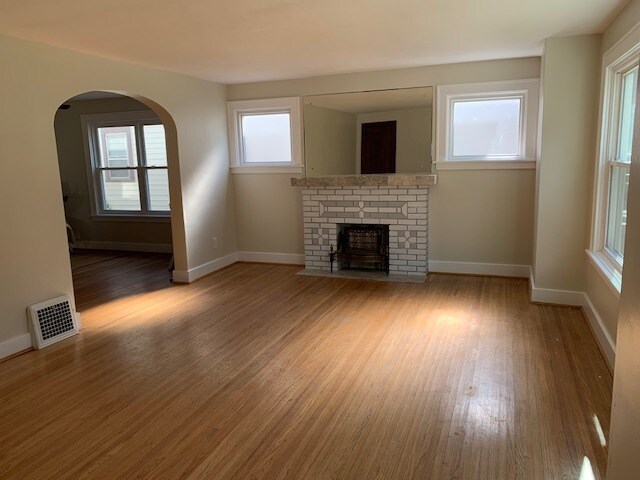 Primary Photo - 180 Hamilton Dr