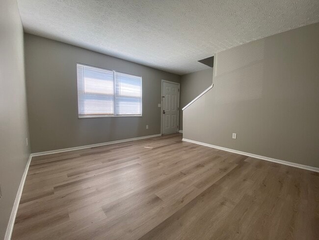 Building Photo - 2 bedroom townhome in Dublin Schools