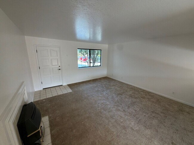 Foto del edificio - 332 E Romie Ln