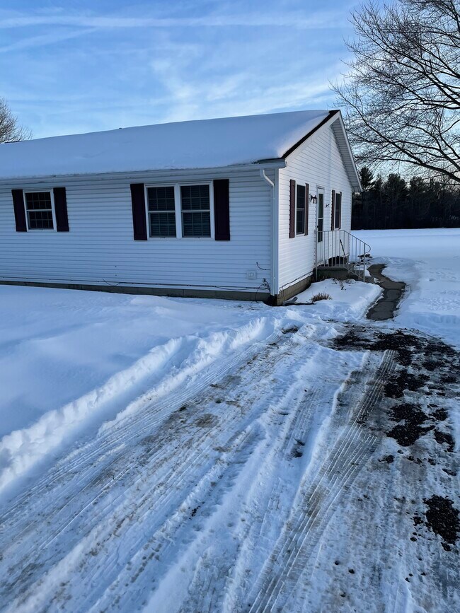 Building Photo - 3468 Cadwallader Sonk Rd