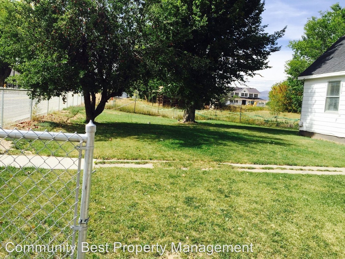 Building Photo - 1456 N 500 W