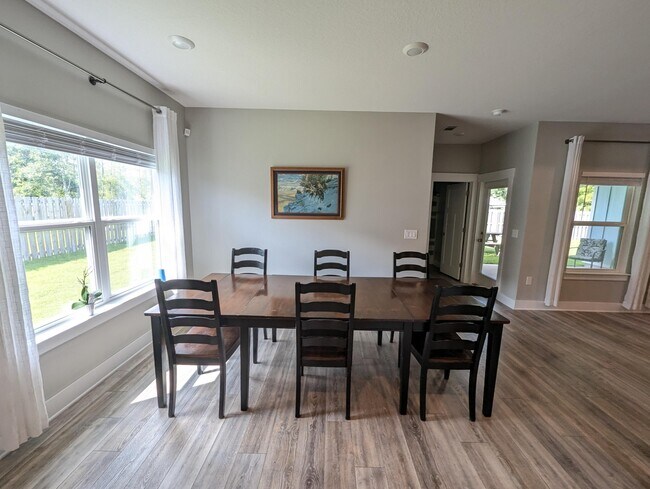 Foto del edificio - 6056 Forest Bay Ave