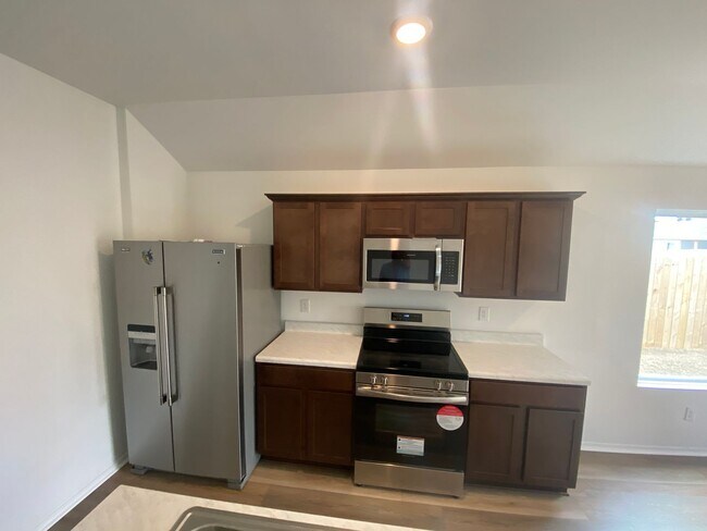 Foto del edificio - 4 Bedroom, 2 Bathroom home in Valley View School District!