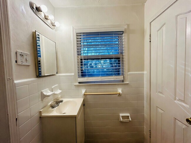 Foto del edificio - 7062 Felton Ln