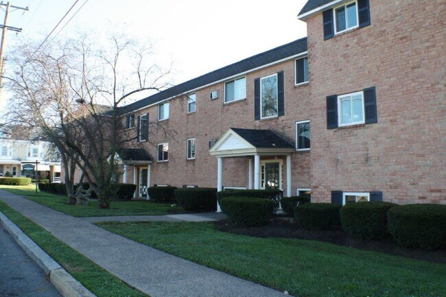 Building Photo - 108 S Franklin St