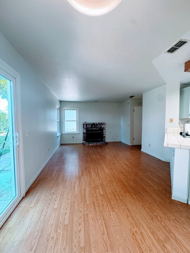 Foto del edificio - Welcome to this stunning 3-bedroom, 2.5-ba...