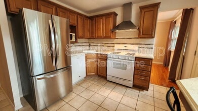 Building Photo - 8558 Beller Ct