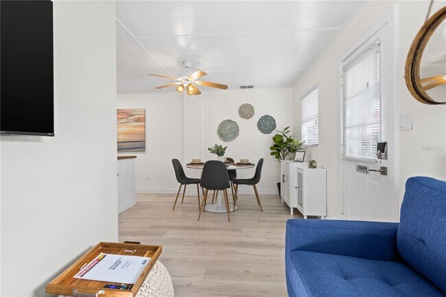 Building Photo - 209 Bahia Vista Dr