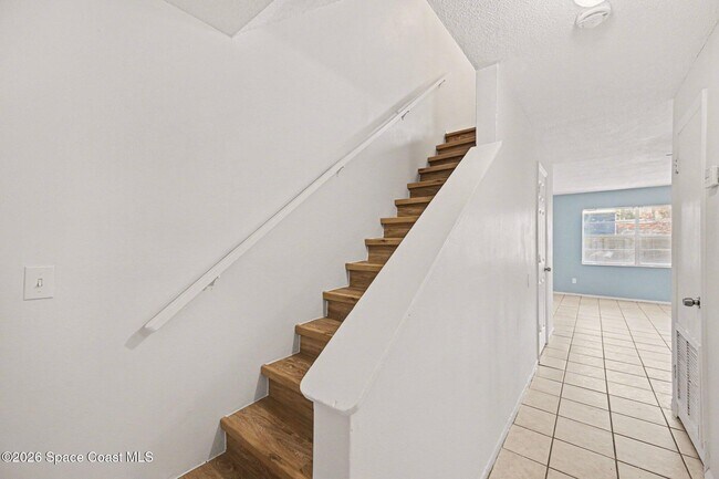 Foto del edificio - 1734 Avocado Ave