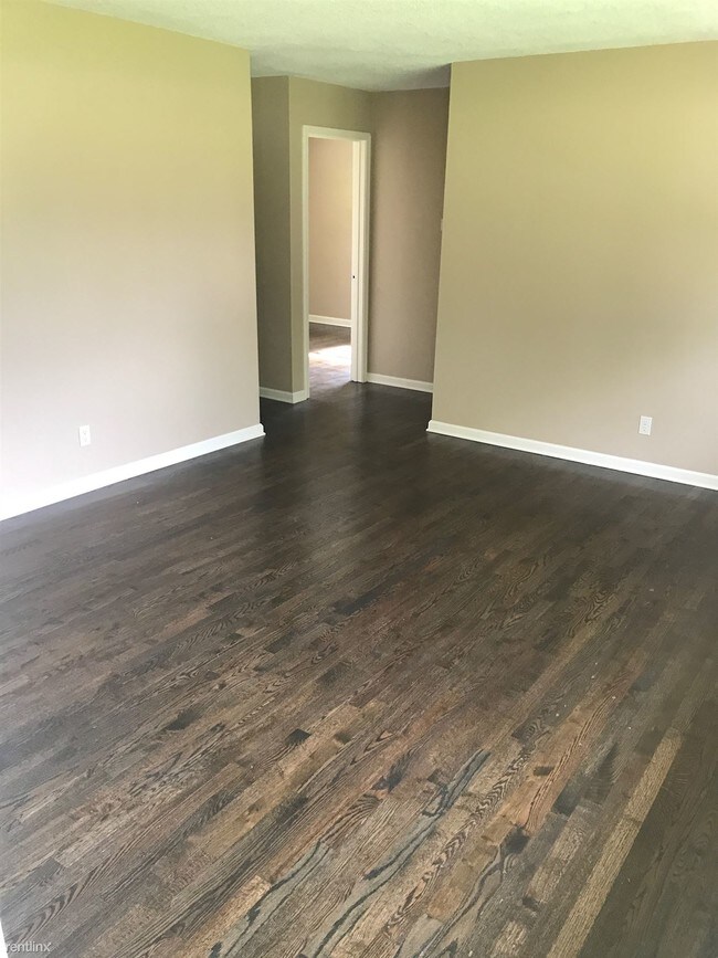 Foto del edificio - 2 br, 1 bath Apartment - 6915 Leavenworth Rd