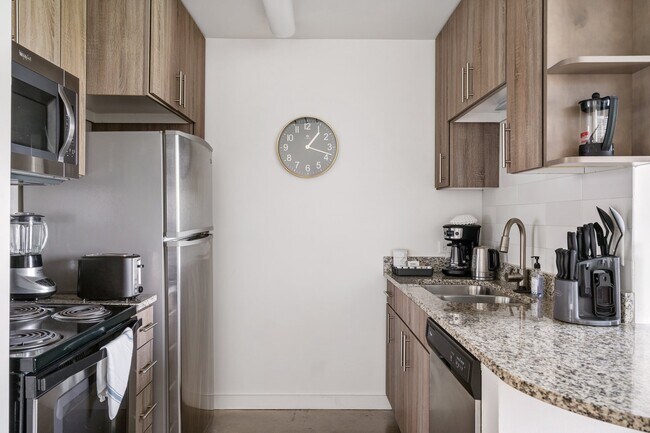 Foto del edificio - Midtown Studio for $1,120 – Walkable & Stylish