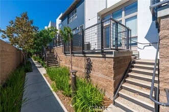Building Photo - 5402 W 149th Pl