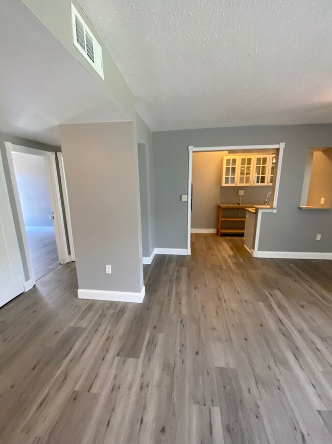 Building Photo - 250 N Banana River Dr