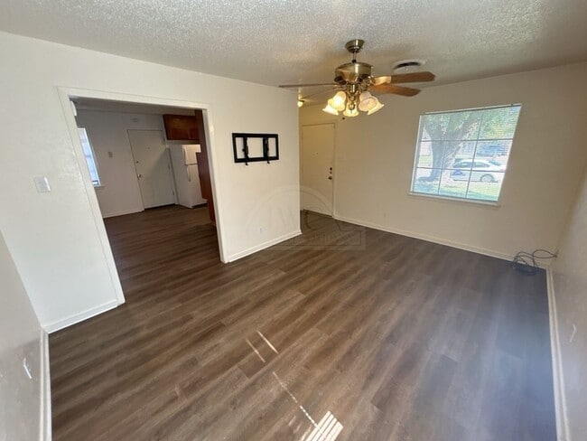 Building Photo - 1501 Richard Dr