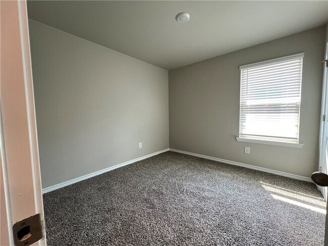 Building Photo - 7637 Bullrider Dr