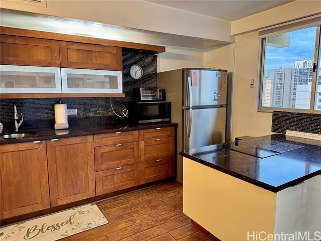 Building Photo - 2440 Kuhio Ave.