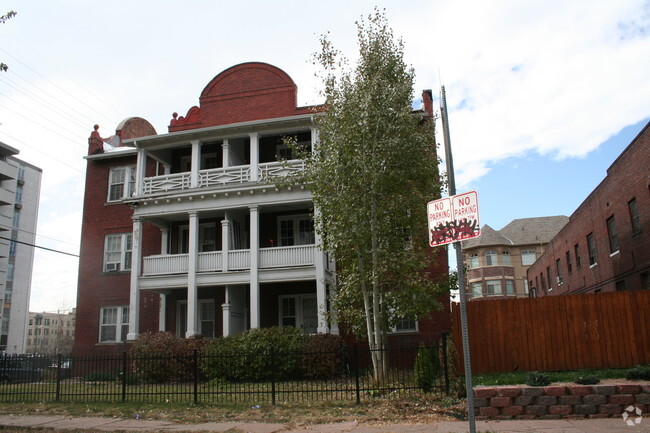 Building Photo - Roanoke Apartments