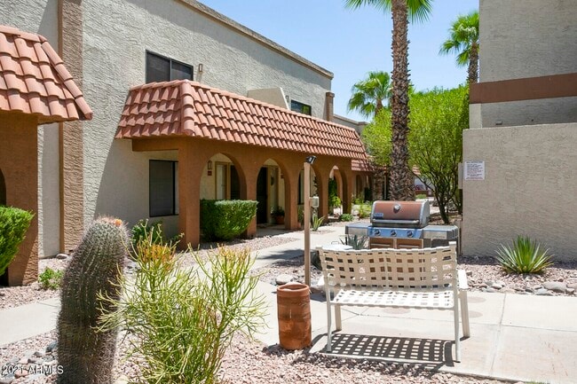 Building Photo - 16510 E Palisades Blvd