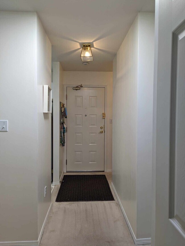 Building Photo - 5565 Inman Av