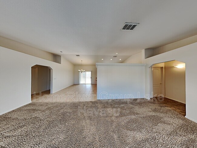 Building Photo - 3310 Thunderbird Dr