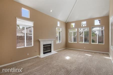 Building Photo - 4201 Laurelview Dr
