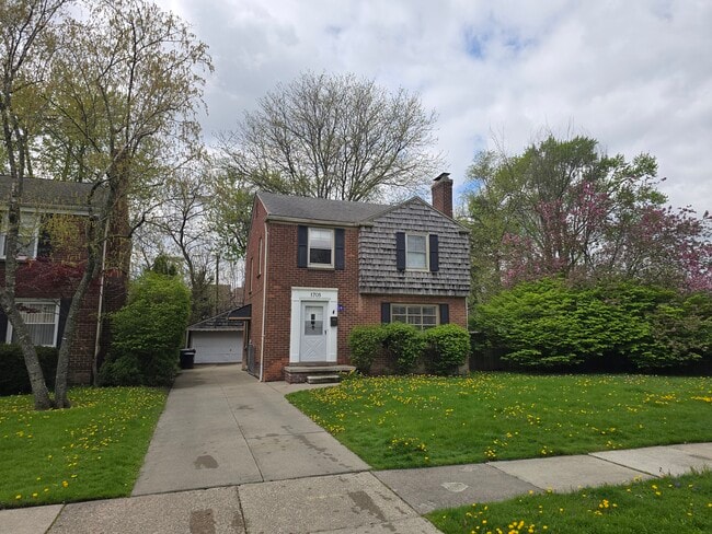 Building Photo - 1705 Bournemouth Rd