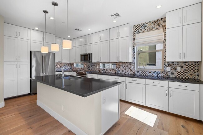 Foto del edificio - 820 N 8th Ave